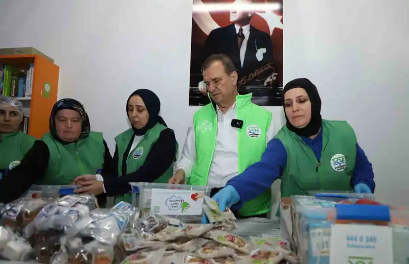 Büyükçekmece'de öğrencilere beslenme desteği sürüyor