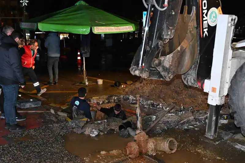 MASKİ, Manisa'da gece mesaisiyle altyapı revizyonu yaptı