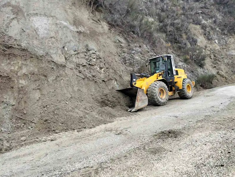 Aydın'da sağanak sonrası Büyükşehir ekipleri yoğun mesai yapıyor