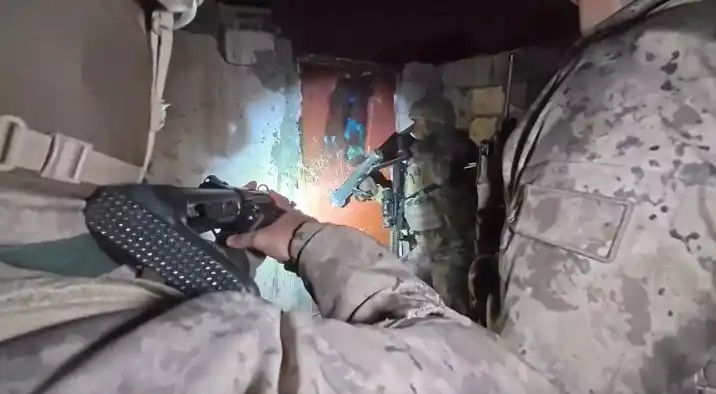 FETÖ'ye 4 ilde eş zamanlı operasyon: 70 gözaltı