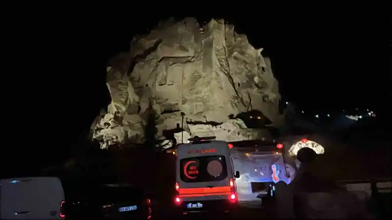 Uçhisar Kalesi'nde yabancı turistler hayat kurtardı