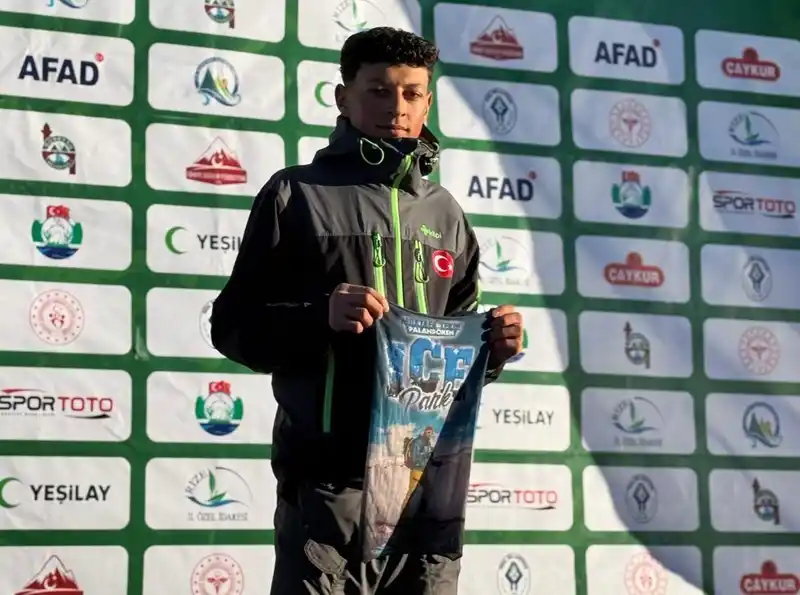 Oltulu Erhan Şahin Dağ Kayağında Çifte Şampiyon Oldu