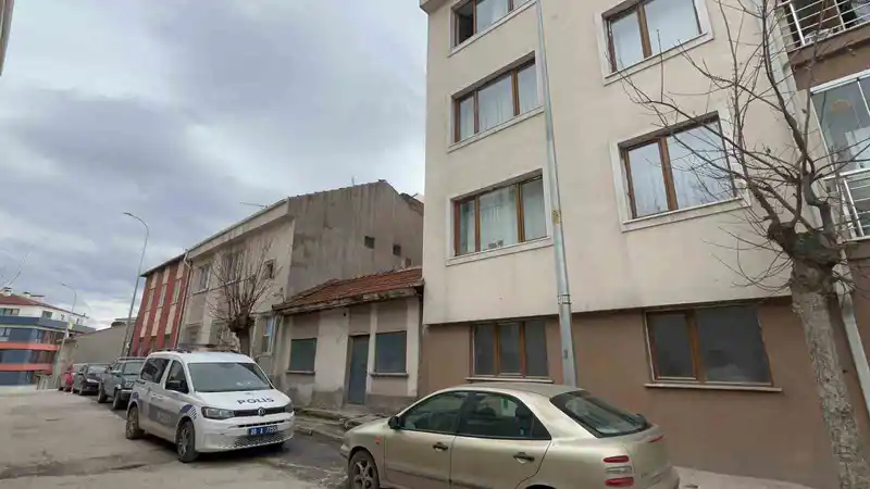 Eskişehir'de 12 yaşındaki çocuk 3. kattan düştü, ağır yaralandı
