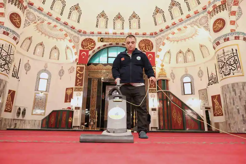 Osmangazi'de camiler Ramazan'a hazırlandı