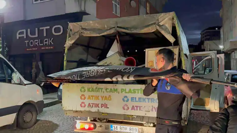 Rize'de kaldırım işgallerine reklam operasyonu