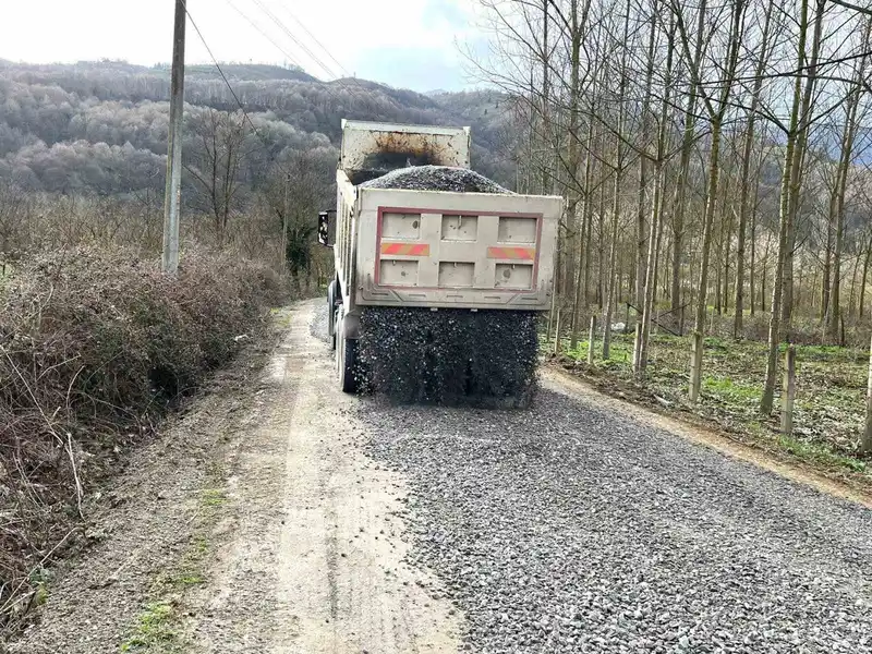 Düzce'de köy yolları bakıma alındı