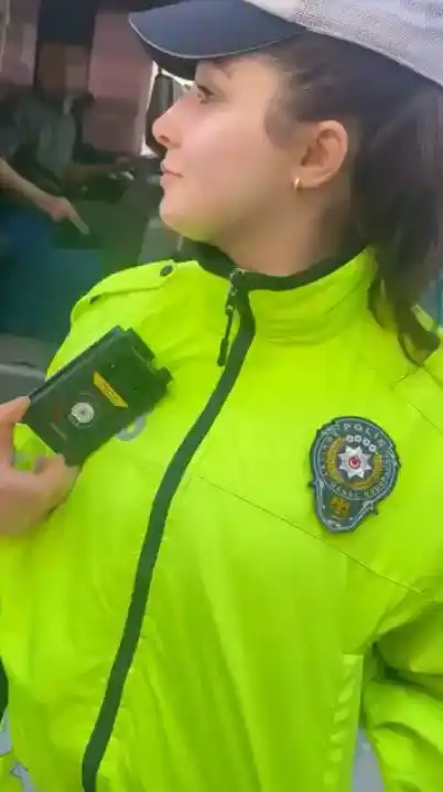 Polise hakaret edip sosyal medyada paylaşan otobüs sürücüsü gözaltında