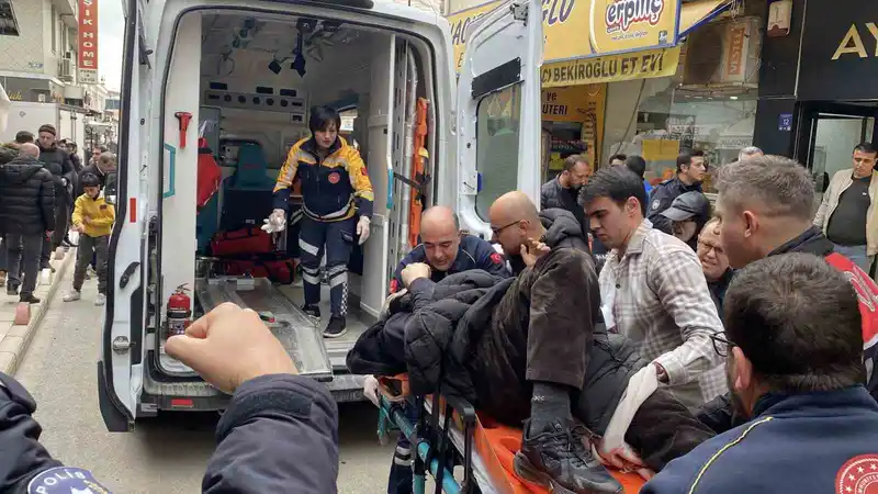 Elazığ'da silahlı kavga: 7 kurşunla ağır yaralanan kişi hastaneye kaldırıldı