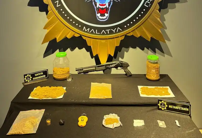 Malatya'da uyuşturucu operasyonu: 5 gözaltı, 1.5 kilo sentetik kannabinoid ele geçirildi