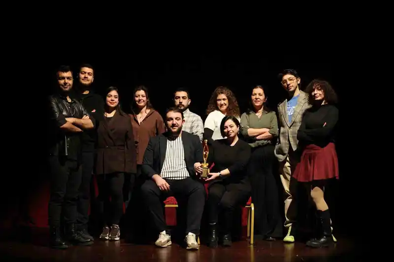 Merkezefendi, Uluslararası Çocuk Tiyatro Festivali ile ödül aldı