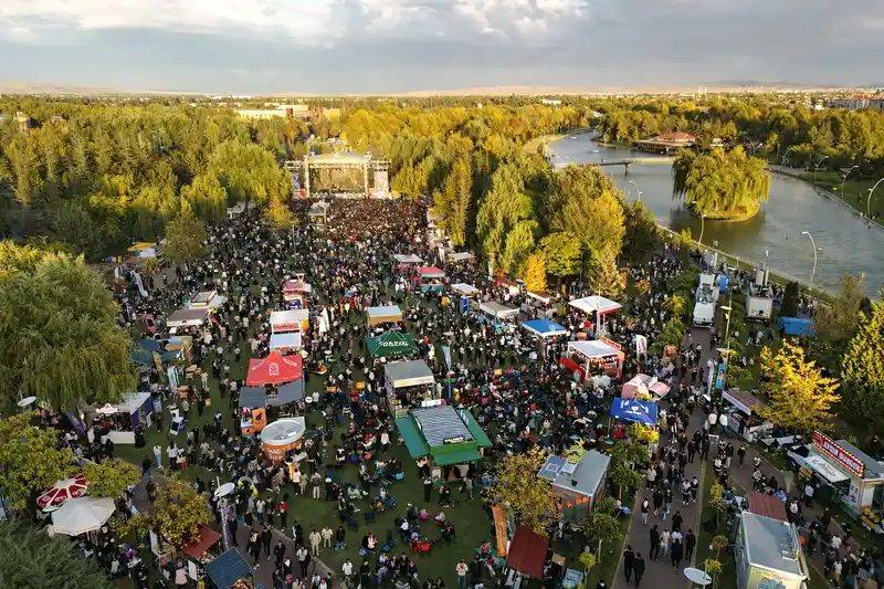 Eskişehir Kahve Festivali'nde Duman, Can Bonomo ve Yaşar sahne alacak