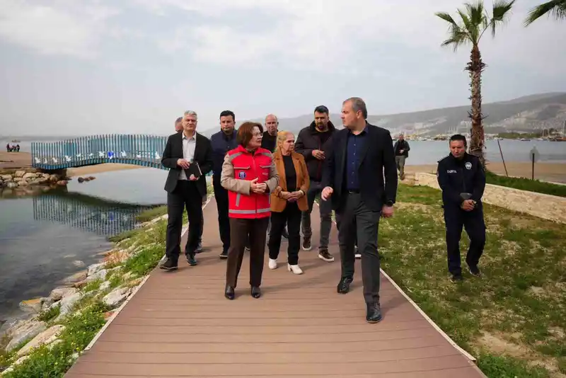 Didim'de fırtına sonrası belediye ekipleri sahada