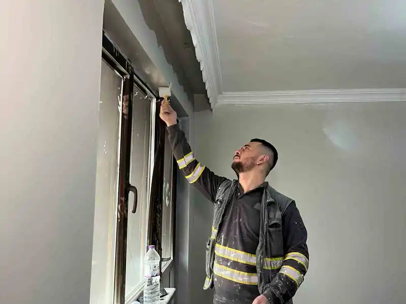 Evi yanan aileye yardım eli uzandı