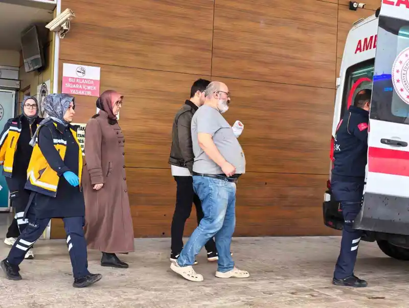 Mobilya ustası frezede 3 parmağını kaptırdı