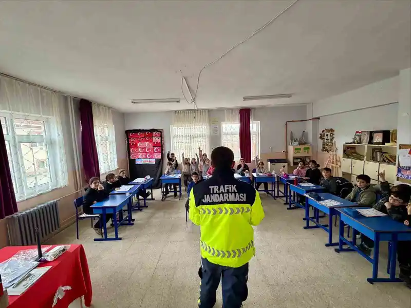 Bilecik Bozüyük'te öğrencilere trafik eğitimi verildi