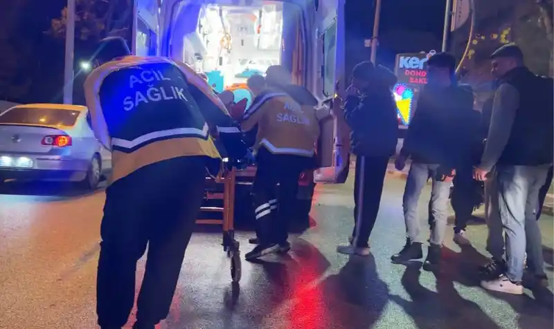 Burdur'da kavşak kazası: Motosiklet ile otomobil çarpıştı, 2 genç yaralandı