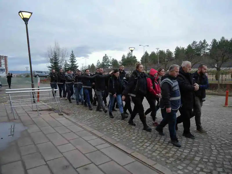 Kastamonu'da uyuşturucu operasyonunda 12 şüpheli adliyeye sevk edildi
