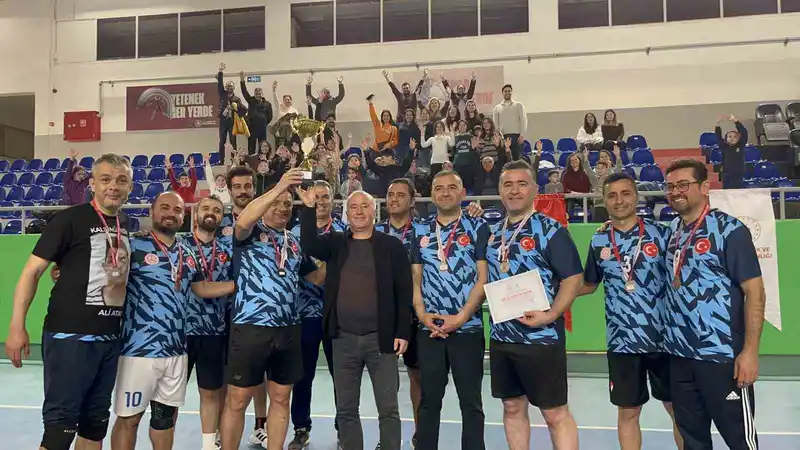 Bayındır'da Voleybol Şenliği Şampiyonu Milli Eğitim Spor
