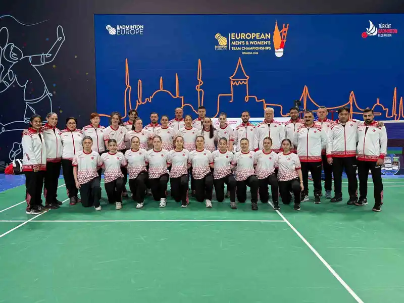 Manisalı Ravza Bodur, Avrupa Badminton Şampiyonası'nda Türkiye'ye üçüncülük getirdi