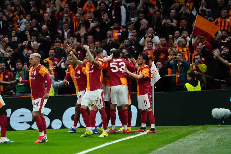 Galatasaray Juventus'a 2-1 yenildi