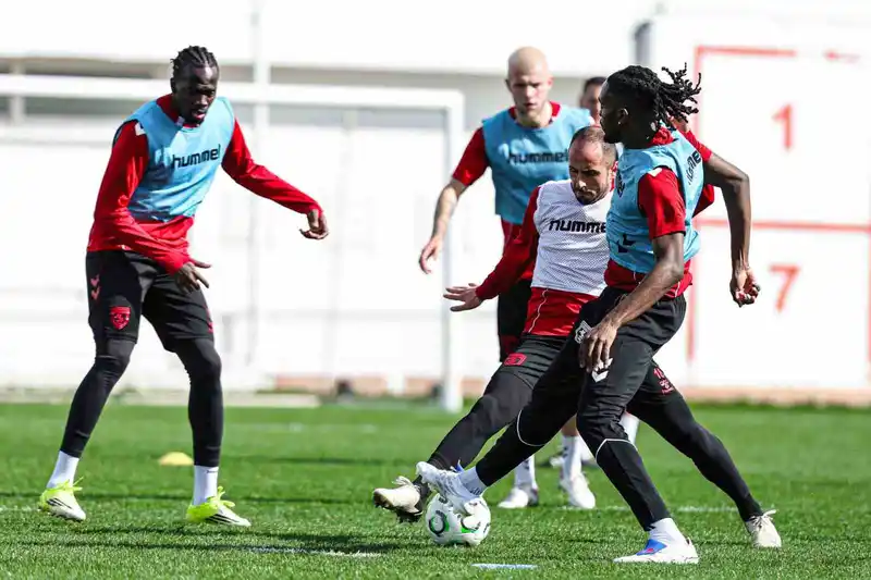 Samsunspor, Shkndija maçı hazırlıklarını tamamladı
