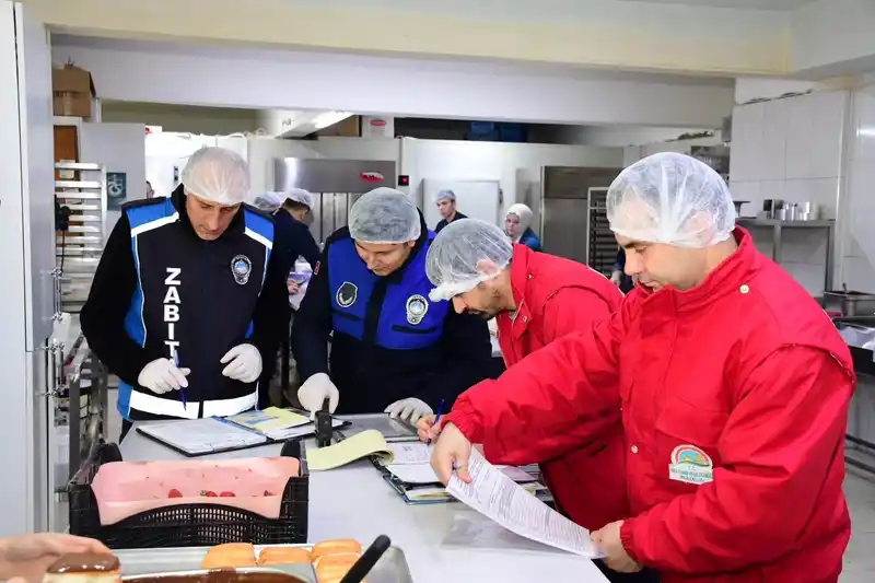 Terme’de pastaneler Ramazan öncesi denetlendi