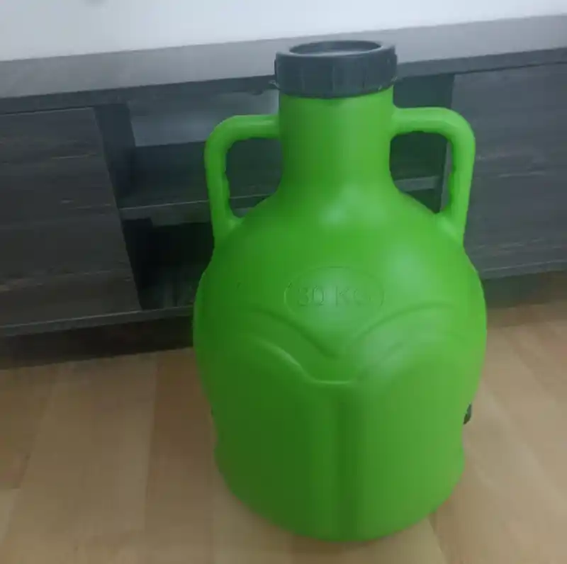Manisa'da 30 litre zeytinyağı çalan hırsız yakalandı