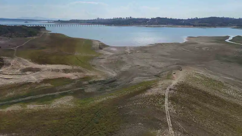 Seyhan Barajı'nda su seviyesi yükseldi, ekili alanlar sular altında kaldı
