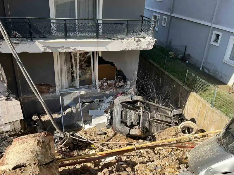 Menemen'de istinat duvarı çöktü, müteahhit gözaltında