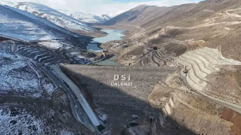Ünlendi Barajı su tutmaya başladı, Iğdır'a 1,9 milyar liralık yatırım