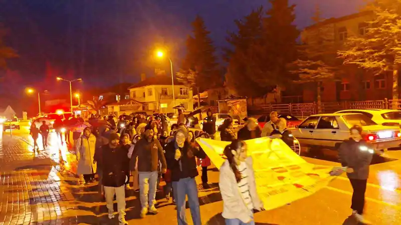 Hisarcık'ta Ramazan fener alayıyla karşılandı