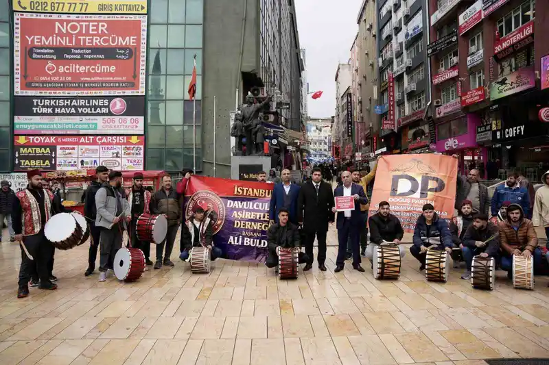 Davulcular Şirinevler'de sessiz eylem yaptı: Muhtarlardan para istendiği iddiası