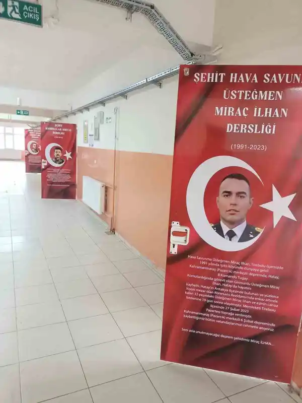 Tirebolu'da şehitler sınıf kapılarında anılıyor