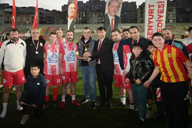 Esenyurt Mahalleler Arası Futbol Turnuvası'nda Süleymaniye Şampiyon Oldu