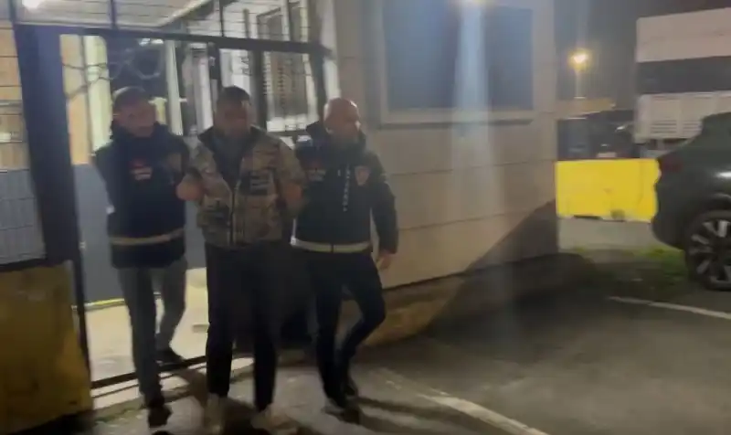 Bayrampaşa'da viyadük altı cinayeti: Firari öldürüldü, şüpheli kameralarda