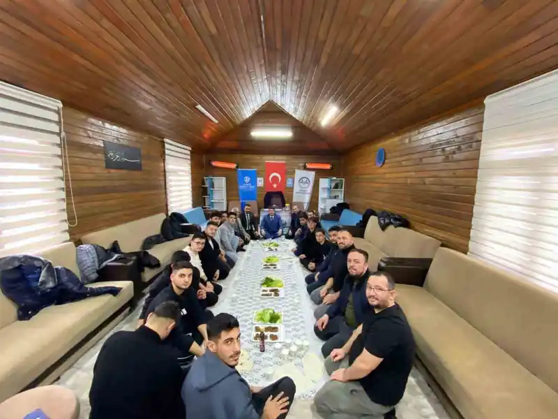 Pazarlar'da üniversitelilerle Ramazan öncesi buluşma