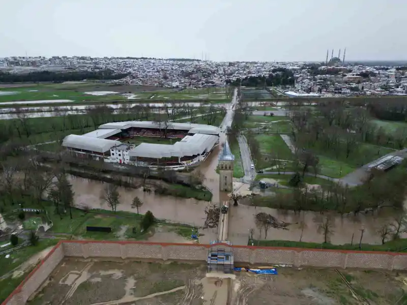 Tunca Nehri taştı, Kırkpınar Er Meydanı sular altında kaldı