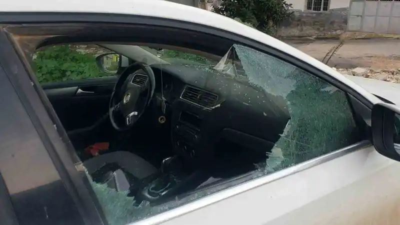 Hatay'da araçtan 100 bin TL çalındı: Maaşlar ve eşya parası gitti