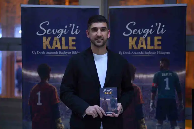 İnegölsporlu kaleci Bekir Sevgi'nin kitabı 'Sevgili Kale' lansmanı yapıldı