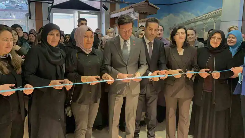 Tokat'ta BELMEK kursiyerlerinden çini sergisi