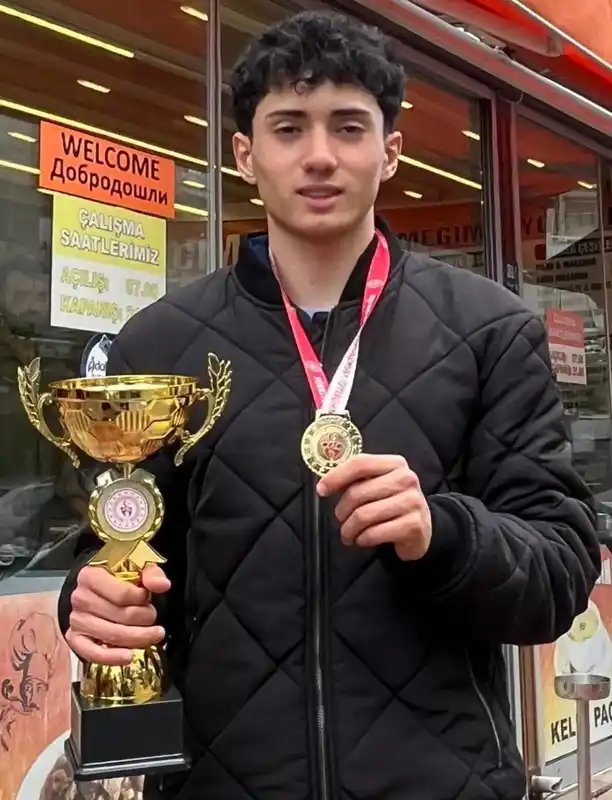 Erzurum Genç Erkek Kros'ta Türkiye Şampiyonu Oldu