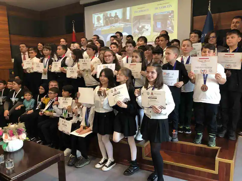 Çorlu BİLSEM öğrencileri Amerikan Matematik Olimpiyatları'nda altın madalyalar kazandı