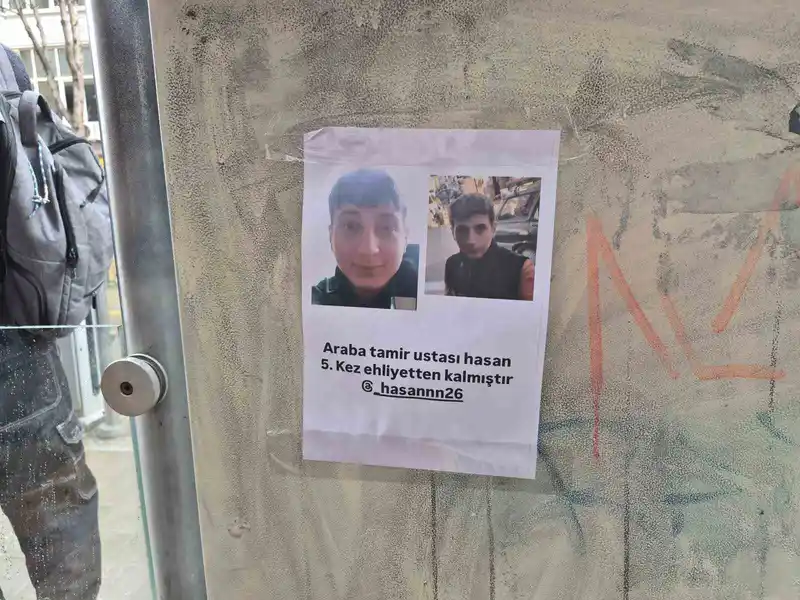 Eskişehir'de tramvay durağına asılan şaka kağıdı güldürdü