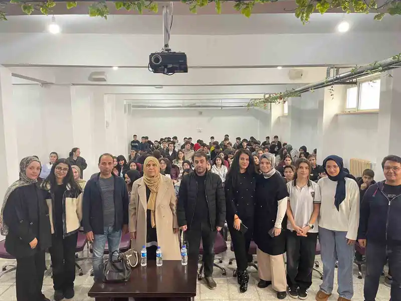 Naşide Can, Çermik Fen Lisesi'nde gençlere ilham verdi