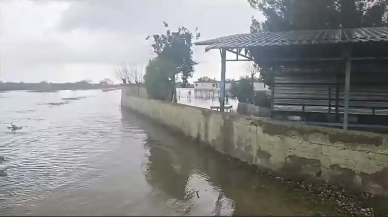 Osmaniye'de afet konutlarına su dolmasının nedeni menfez yıkımı