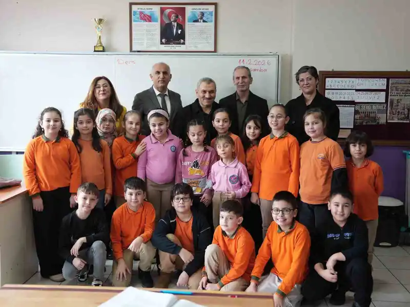 Görme Engelli Öğretmen Sabri Ergin Öğrencilere İlham Oldu