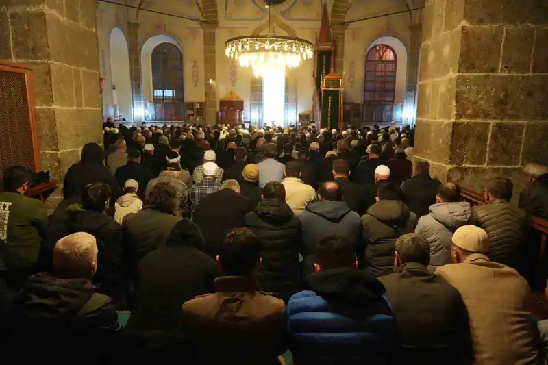 Samsun'da Ramazan'ın ilk teravihi kılındı