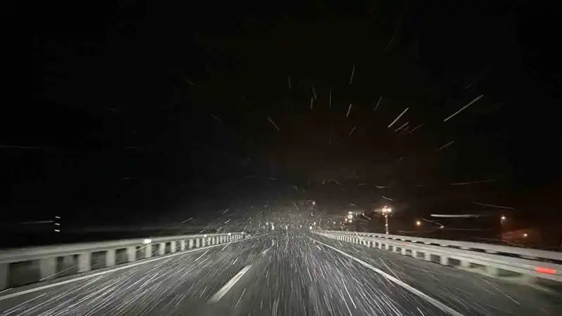 Düzce'de kar yağışı etkili oldu, tipiye dönüştü