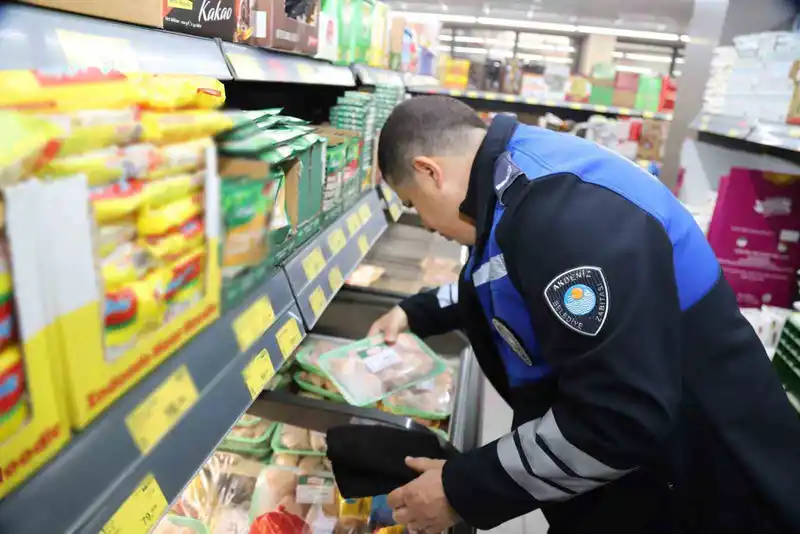 Akdeniz'de Ramazan denetimleri sıklaştı, iki markete ceza