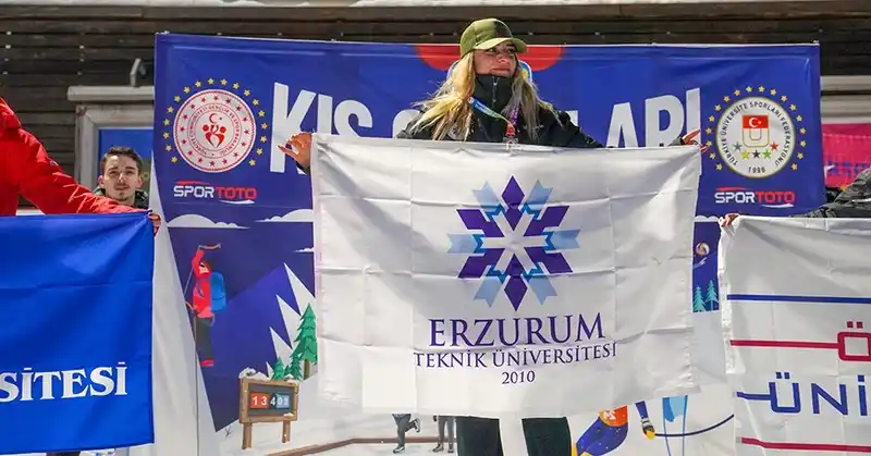 ETÜ Kayak Alp Disiplini'nde Türkiye Şampiyonu